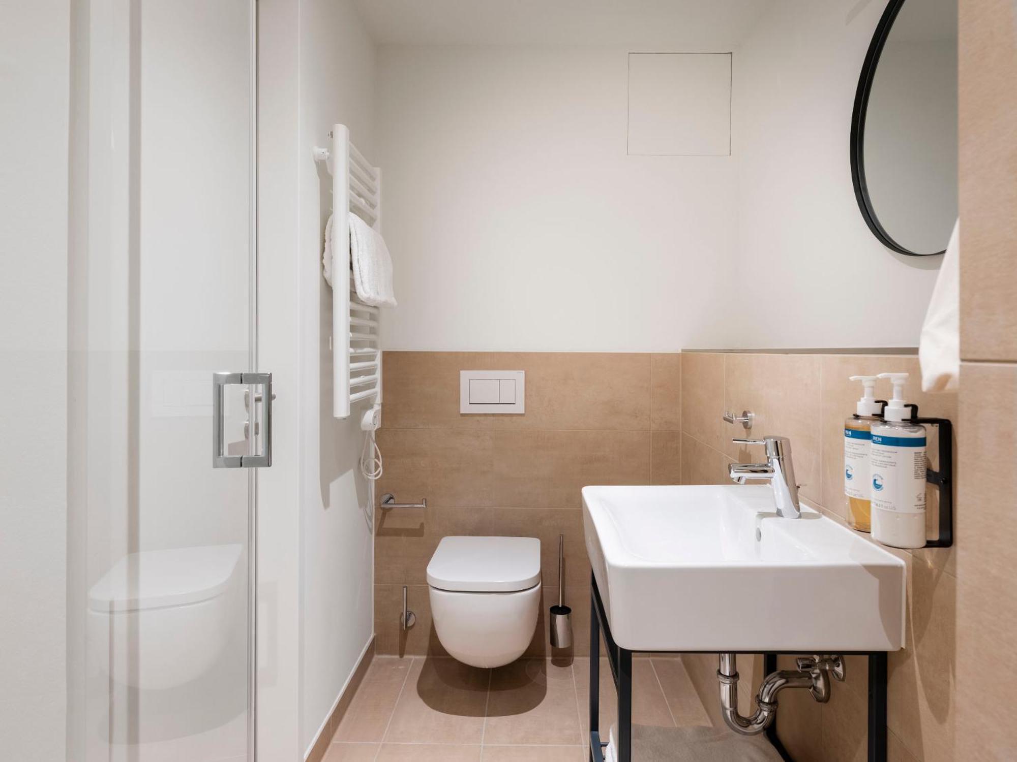 Numa Leo Aparthotel 4*