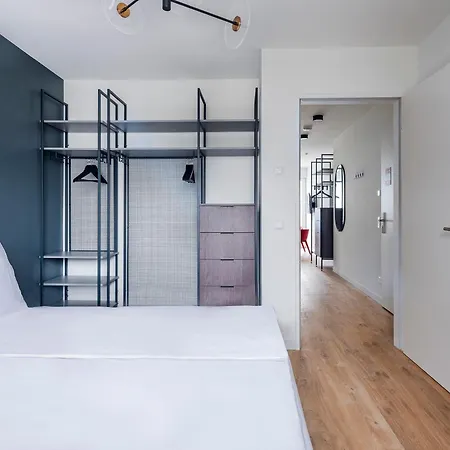 Numa Leo Dusseldorf