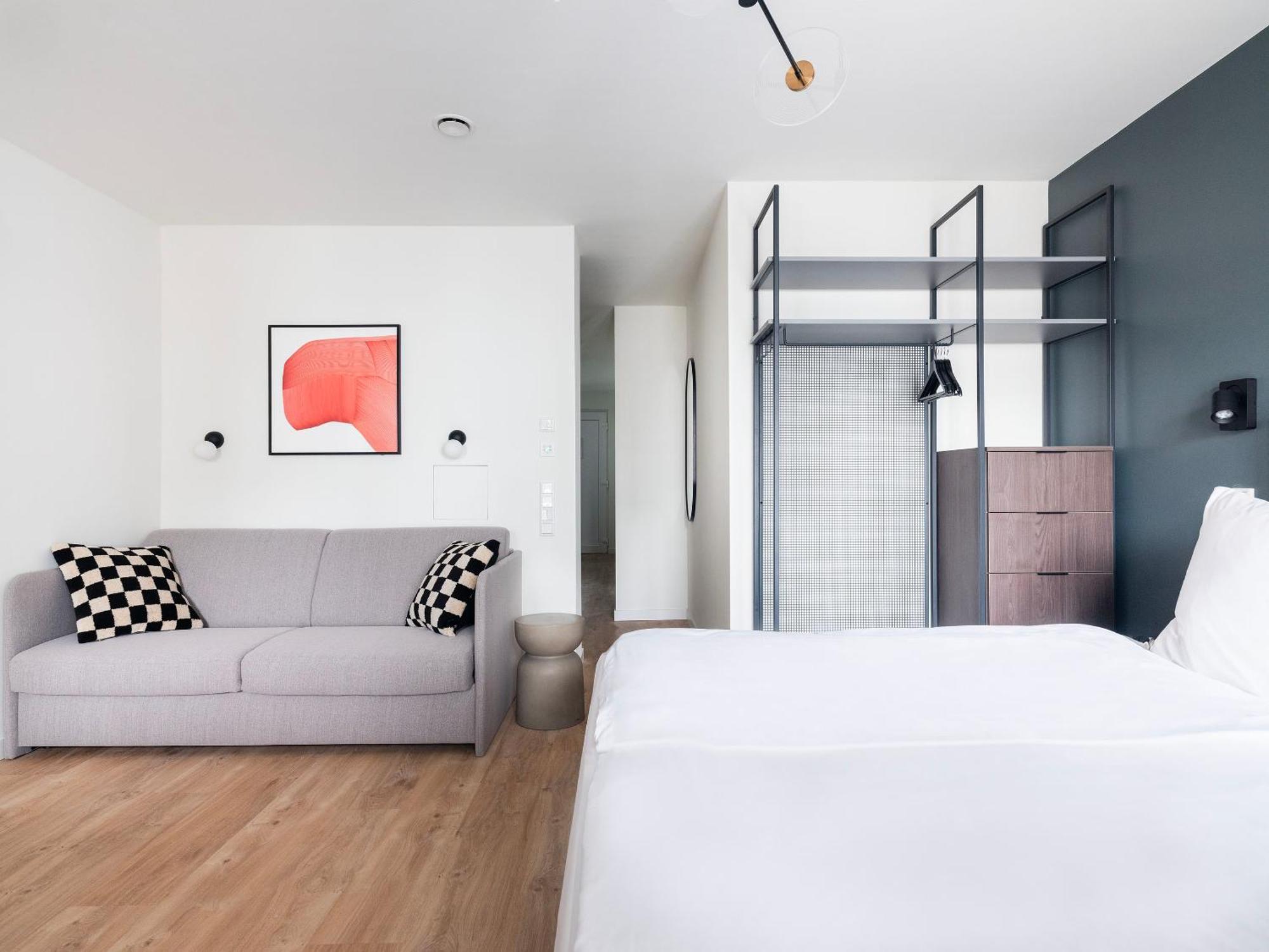 Numa Leo Aparthotel 4*